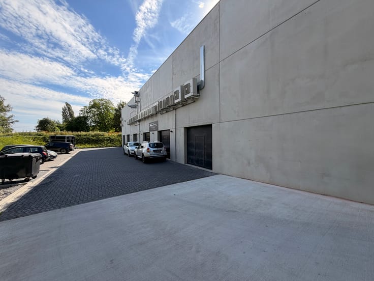 Entrepôt de +/- 237 m²
