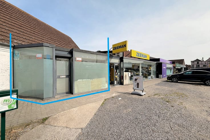 Surface de +/- 53 m² dans Centre commercial