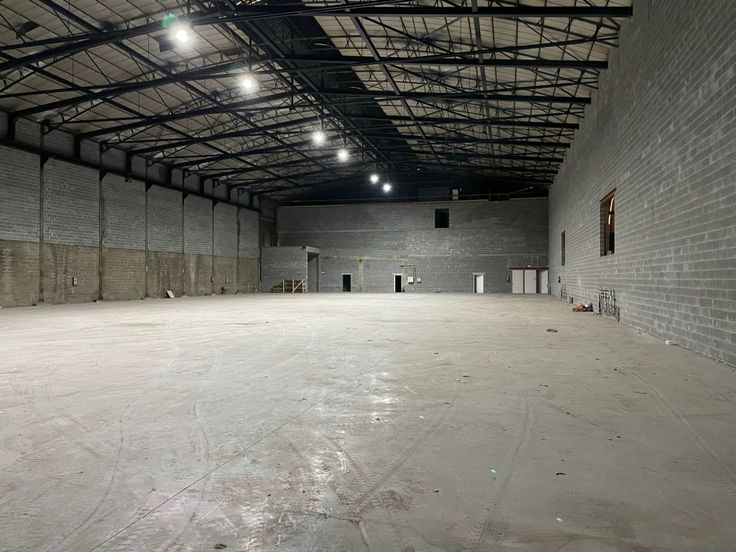 Entrepôt 2.255m² - Hauteur 12m