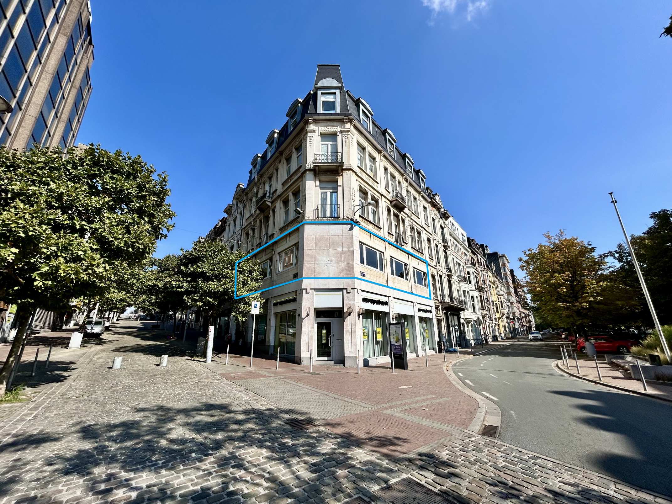 Commerce/bureaux de +-150 m²
