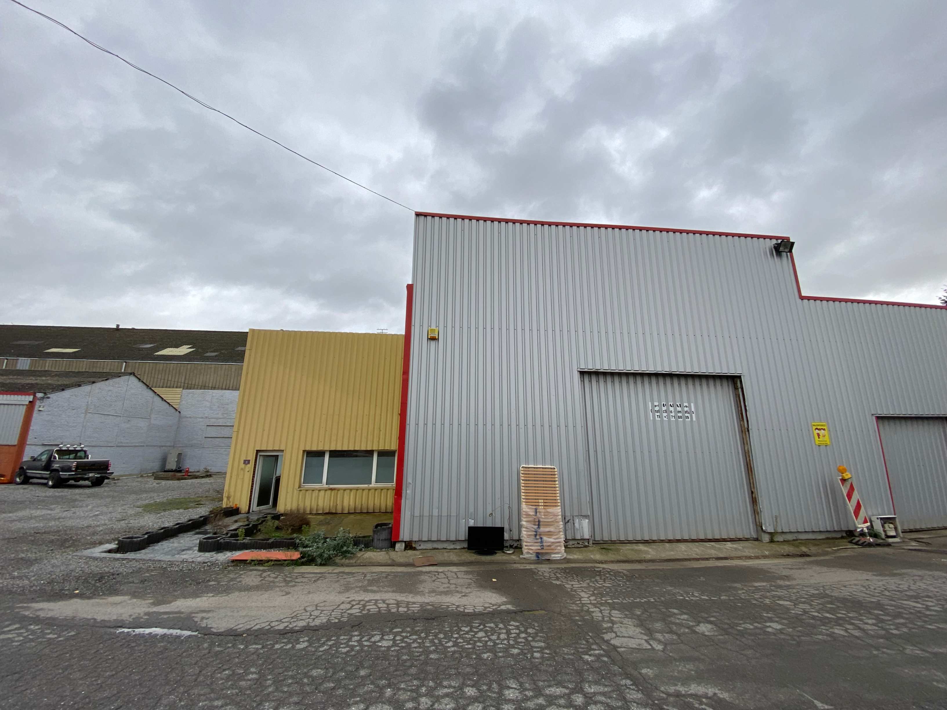 Entrepôt de +- 380m²