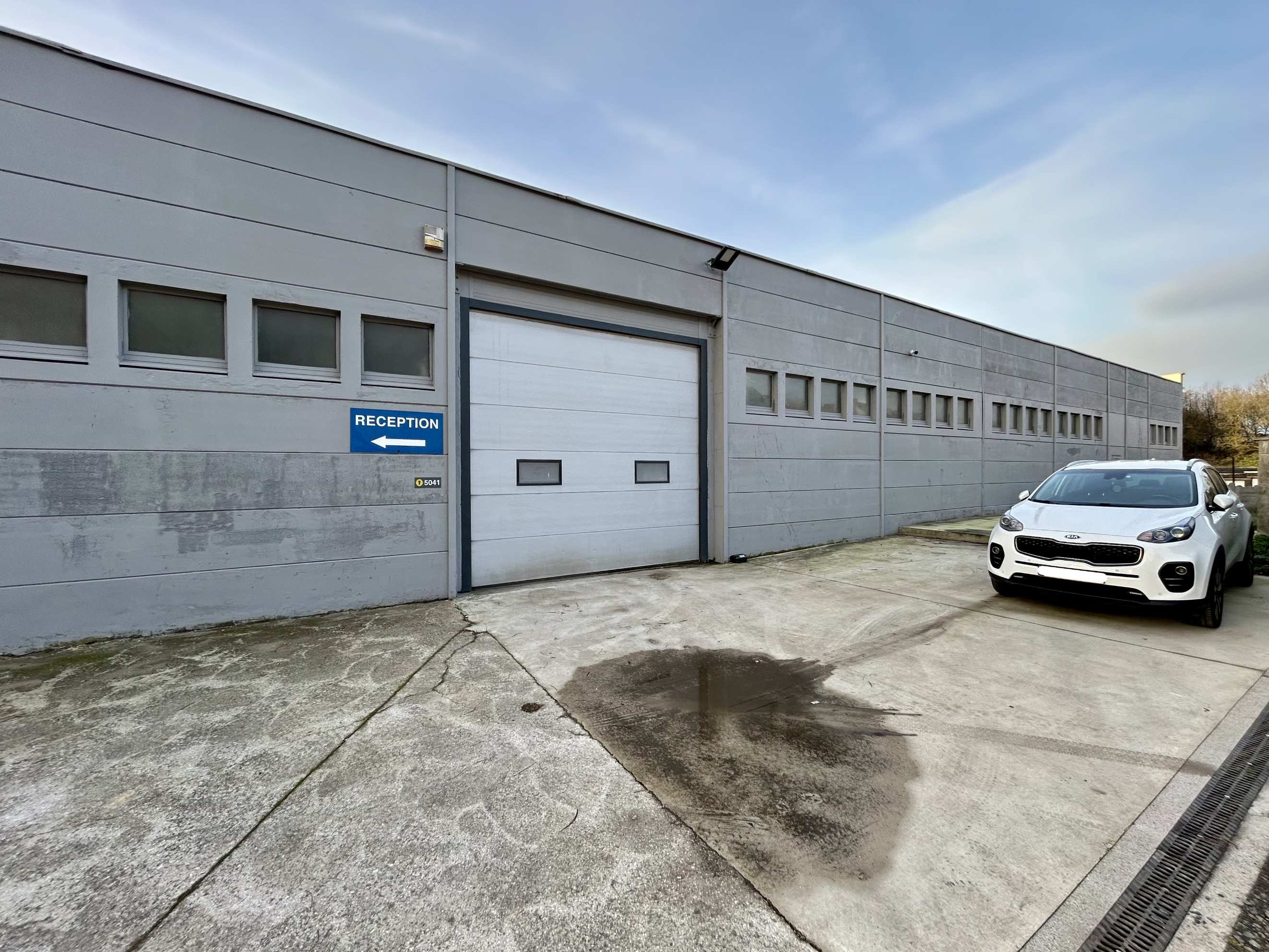 Entrepôt 450 m² (site sécurisé)